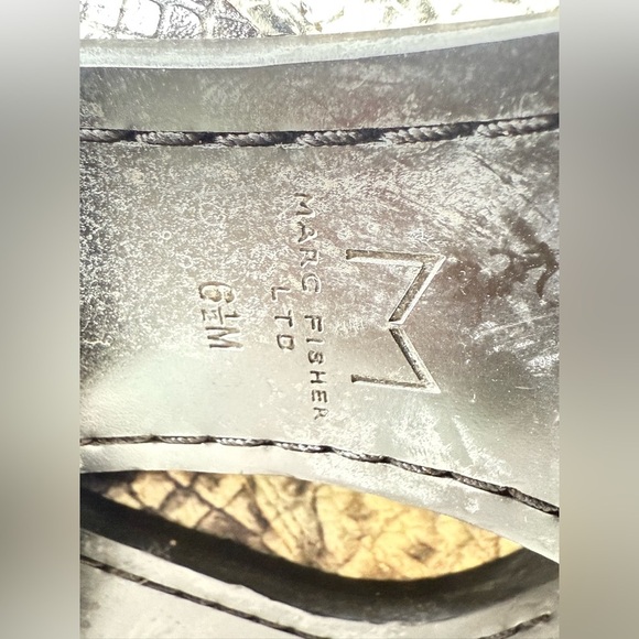 Yale Chelsea Boot (Women)
Marc Fisher LTD - Picture 11 of 12